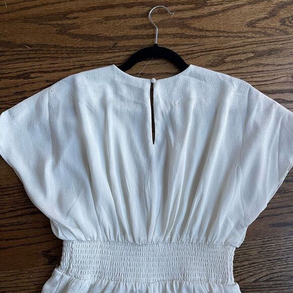 Express white cream deep Vneck romper onesie smocked small - Picture 12 of 13